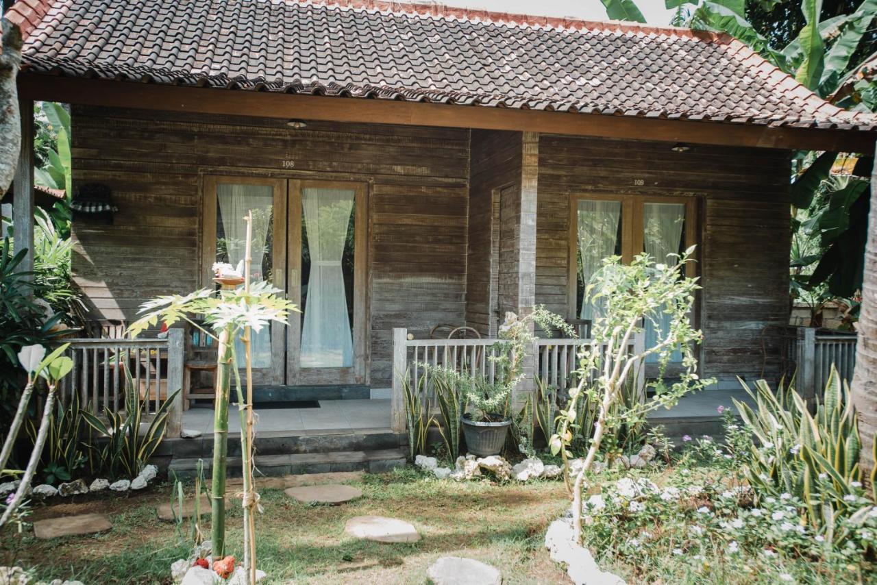 Acala Hostel & Reef Bar Toyapakeh Luaran gambar